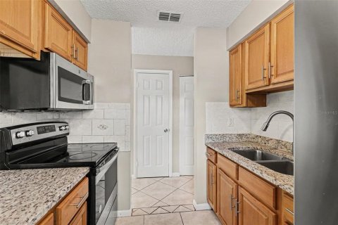 House in Ocala, Florida 3 bedrooms, 118.54 sq.m. № 2204120 - photo 6