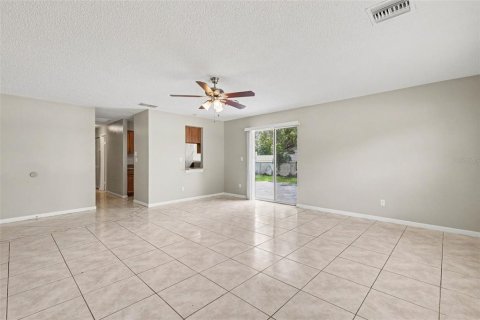 House in Ocala, Florida 3 bedrooms, 118.54 sq.m. № 2204120 - photo 4