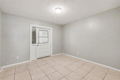 House in Ocala, Florida 3 bedrooms, 118.54 sq.m. № 2204120 - photo 13
