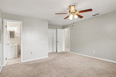 House in Ocala, Florida 3 bedrooms, 118.54 sq.m. № 2204120 - photo 9