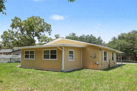 House in Ocala, Florida 3 bedrooms, 118.54 sq.m. № 2204120 - photo 14