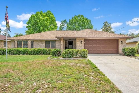 House in DeBary, Florida 3 bedrooms, 180.23 sq.m. № 2115295