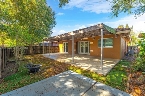 Casa en venta en Homestead, Florida, 3 dormitorios, 145.95 m2 № 2045342 - foto 4