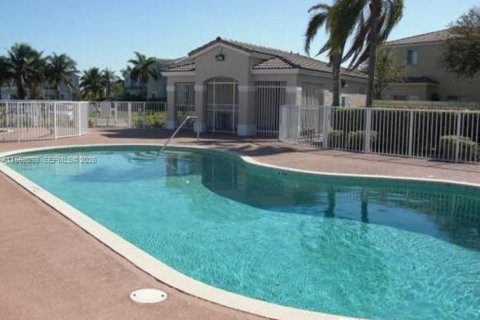 Купить таунхаус в Мирамар, Флорида 3 спальни, 139.17м2, № 2006462 - фото 17