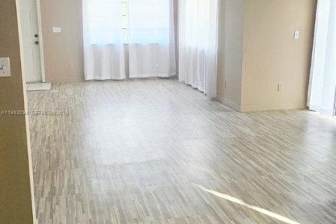 Купить таунхаус в Мирамар, Флорида 3 спальни, 139.17м2, № 2006462 - фото 14