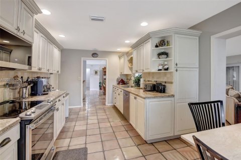 Casa en alquiler en Plantation, Florida, 4 dormitorios, 227.15 m2 № 2076208 - foto 15