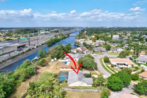 Casa en alquiler en Plantation, Florida, 4 dormitorios, 227.15 m2 № 2076208 - foto 5
