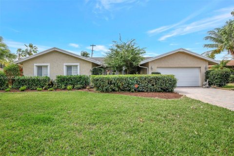Casa en Plantation, Florida 4 dormitorios, 227.15 m2 № 2076208