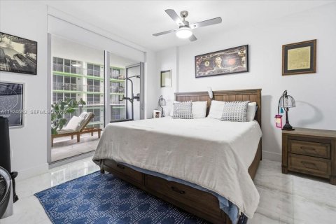 Condo in Miami, Florida, 1 bedroom  № 2082904 - photo 21