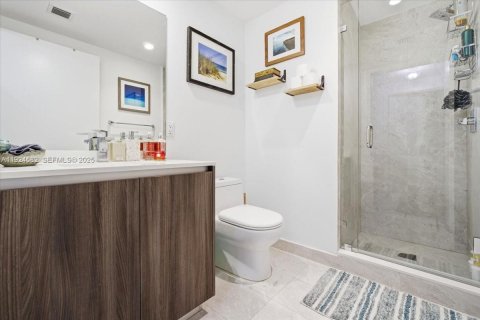 Condo in Miami, Florida, 1 bedroom  № 2082904 - photo 12