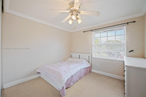 House in Pembroke Pines, Florida 4 bedrooms, 204.76 sq.m. № 1820184 - photo 28