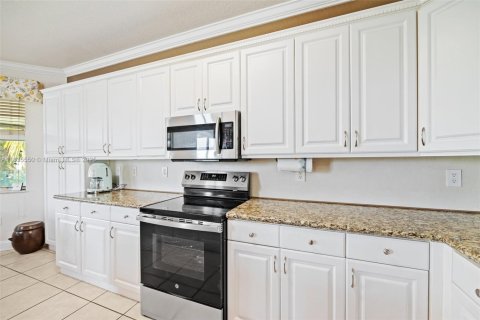 House in Pembroke Pines, Florida 4 bedrooms, 204.76 sq.m. № 1820184 - photo 19