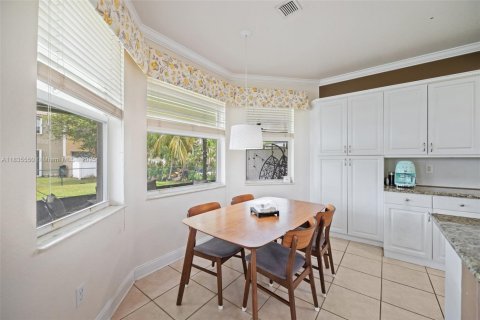 House in Pembroke Pines, Florida 4 bedrooms, 204.76 sq.m. № 1820184 - photo 15