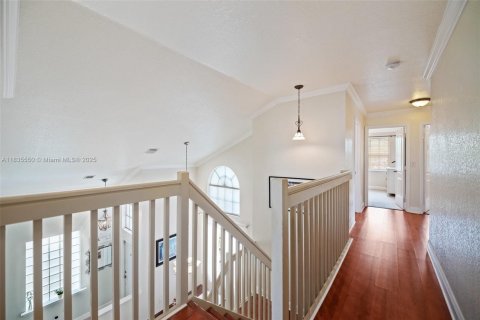 House in Pembroke Pines, Florida 4 bedrooms, 204.76 sq.m. № 1820184 - photo 20