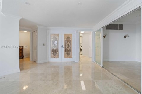 Condo in Hollywood, Florida, 2 bedrooms  № 2043016 - photo 13