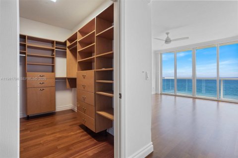 Condo in Hollywood, Florida, 2 bedrooms  № 2043016 - photo 26