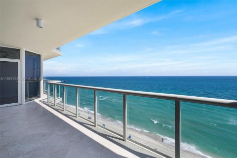 Condo in Hollywood, Florida, 2 bedrooms  № 2043016