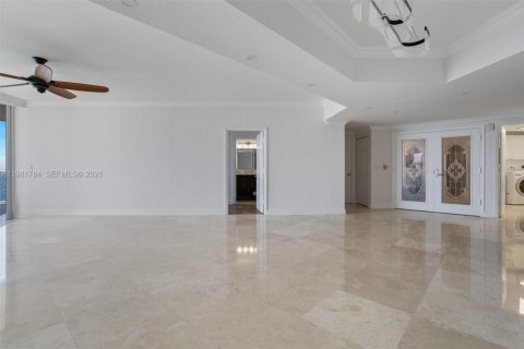 Condo in Hollywood, Florida, 2 bedrooms  № 2043016 - photo 17