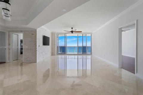 Condo in Hollywood, Florida, 2 bedrooms  № 2043016 - photo 10