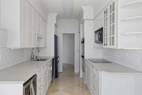 Condo in Hollywood, Florida, 2 bedrooms  № 2043016 - photo 22