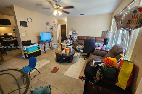 Купить виллу или дом в Помпано-Бич, Флорида 3 спальни, 66.89м2, № 1989178 - фото 8