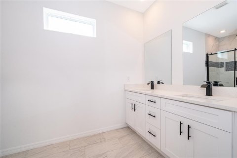 House in Kissimmee, Florida 4 bedrooms, 178.93 sq.m. № 2315294 - photo 21