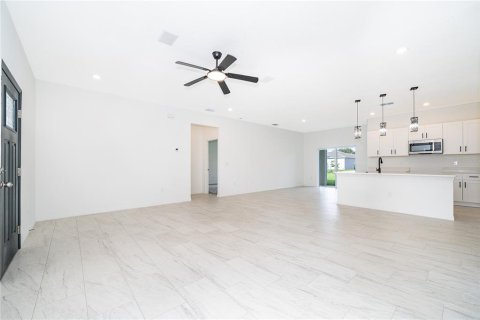 House in Kissimmee, Florida 4 bedrooms, 178.93 sq.m. № 2315294 - photo 9