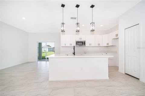 House in Kissimmee, Florida 4 bedrooms, 178.93 sq.m. № 2315294 - photo 15
