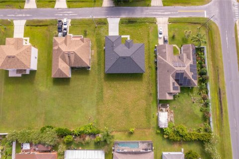 House in Kissimmee, Florida 4 bedrooms, 178.93 sq.m. № 2315294 - photo 6