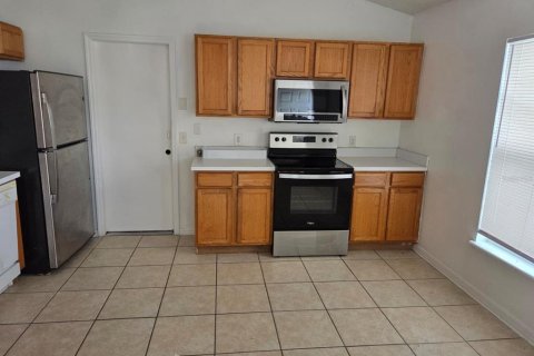 Villa ou maison à louer à Poinciana, Floride: 3 chambres, 134.89 m2 № 2383804 - photo 11