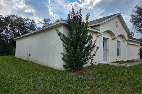 Villa ou maison à louer à Poinciana, Floride: 3 chambres, 134.89 m2 № 2383804 - photo 8