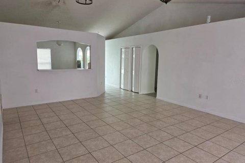 Villa ou maison à louer à Poinciana, Floride: 3 chambres, 134.89 m2 № 2383804 - photo 12