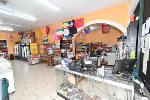 Propiedad comercial en venta en Umatilla, Florida, 2427.54 m2 № 1732407 - foto 17