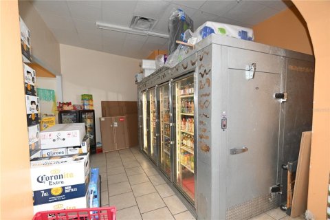 Propiedad comercial en venta en Umatilla, Florida, 2427.54 m2 № 1732407 - foto 18