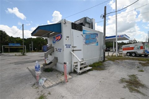 Propiedad comercial en venta en Umatilla, Florida, 2427.54 m2 № 1732407 - foto 15