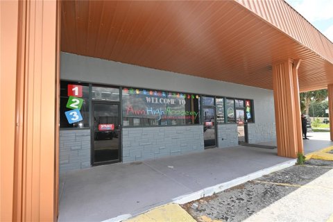 Propiedad comercial en venta en Umatilla, Florida, 2427.54 m2 № 1732407 - foto 4