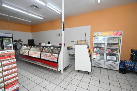 Propiedad comercial en venta en Umatilla, Florida, 2427.54 m2 № 1732407 - foto 19