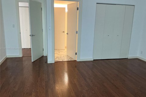 Condo in Bal Harbour, Florida, 2 bedrooms  № 1895831 - photo 17