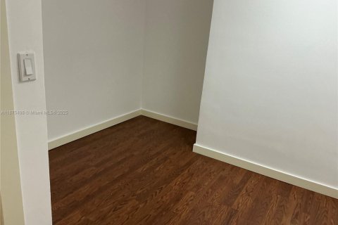 Condo in Bal Harbour, Florida, 2 bedrooms  № 1895831 - photo 14