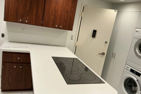 Condo in Bal Harbour, Florida, 2 bedrooms  № 1895831 - photo 9