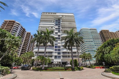 Condo in Bal Harbour, Florida, 2 bedrooms  № 1895831 - photo 3