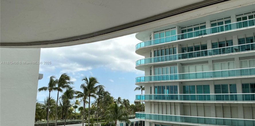 Condo in Bal Harbour, Florida, 2 bedrooms  № 1895831