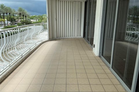 Condo in Bal Harbour, Florida, 2 bedrooms  № 1895831 - photo 2