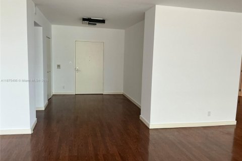 Condo in Bal Harbour, Florida, 2 bedrooms  № 1895831 - photo 11