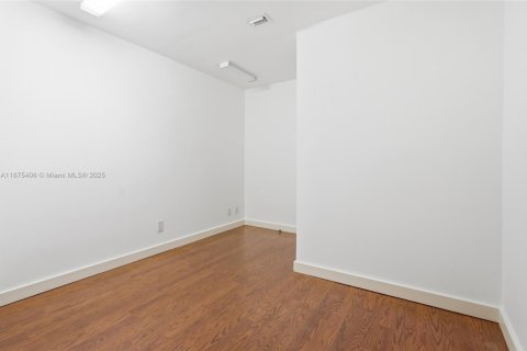 Condo in Bal Harbour, Florida, 2 bedrooms  № 1895831 - photo 26