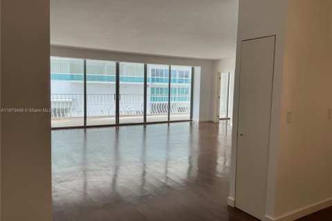 Condo in Bal Harbour, Florida, 2 bedrooms  № 1895831 - photo 4