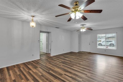 Condo in Winter Haven, Florida, 2 bedrooms № 2102174 - photo 21