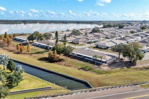 Condo in Winter Haven, Florida, 2 bedrooms № 2102174 - photo 5