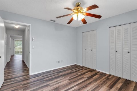 Condo in Winter Haven, Florida, 2 bedrooms № 2102174 - photo 8