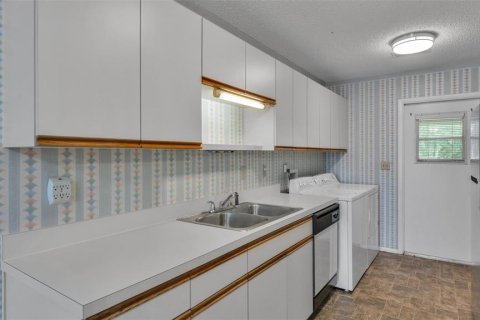 Condo in Winter Haven, Florida, 2 bedrooms № 2102174 - photo 16